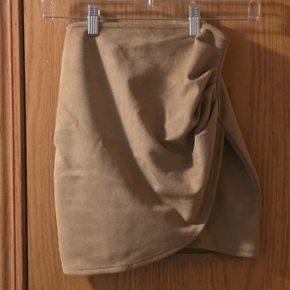 Windsor Tan Mini Skirt Women's XS — Like New | Neutral Going Out Y2K Trendy
